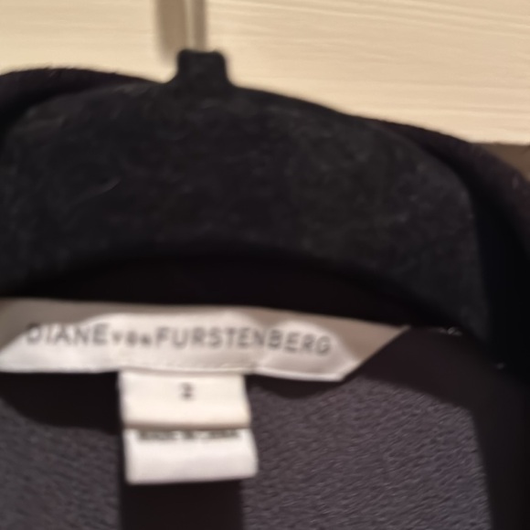 Diane Von Furstenberg Cybil 2 Gray and White Long Sleeve Dress - Picture 3 of 3